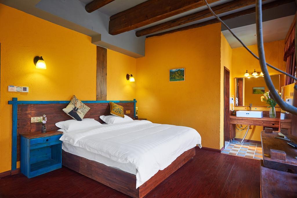 Jiumi Snow Mountain Original Art Hotel Shangri-La Exterior foto