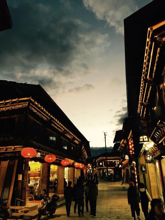 Jiumi Snow Mountain Original Art Hotel Shangri-La Exterior foto